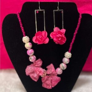 Handmade jewelry:necklace and earrings